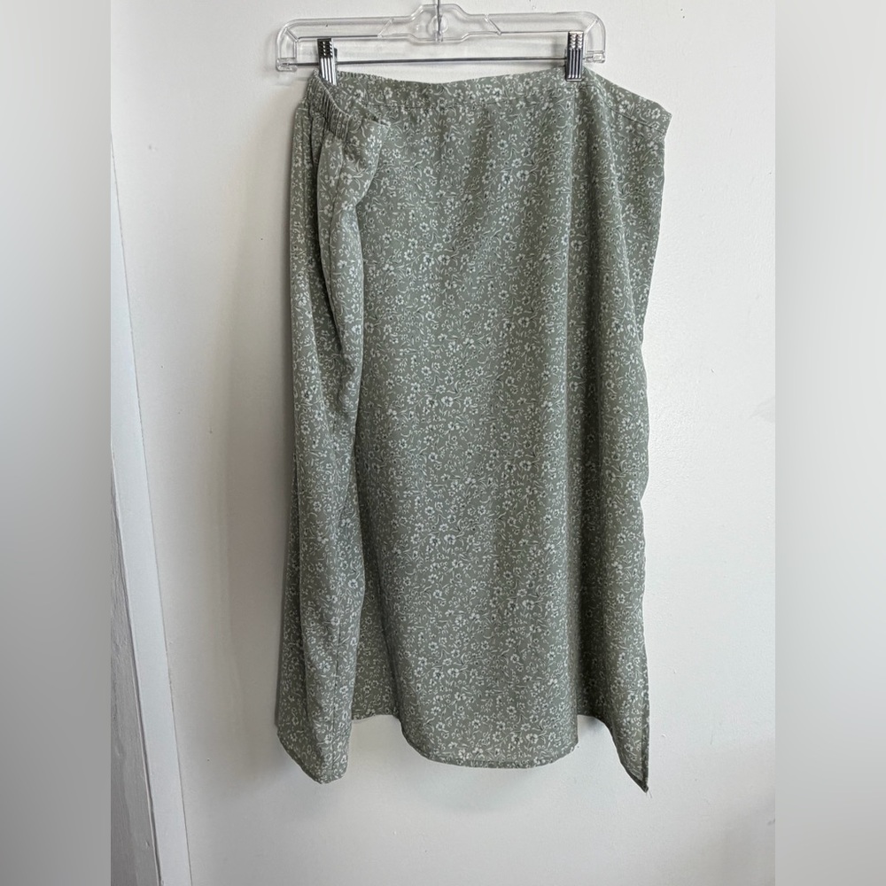 Plus Size 24 Vintage Floral Midi Skirt Sage Green Elastic Waist Cottagecore